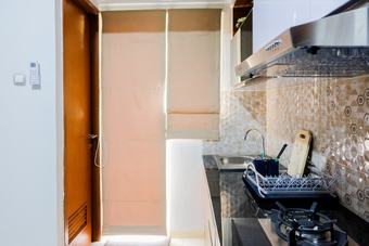 Elegant 1br At Green Lake View Apartment