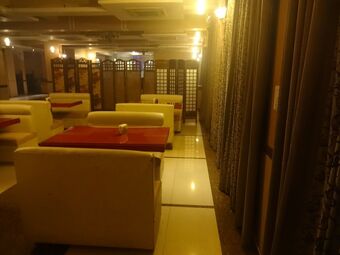 Hotel The Neelam Executive