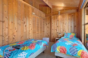 Cliffs End Beach Shack - 105 Gold Coast Drive, Carrickalinga