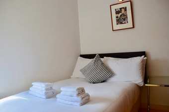 Modern Penthouse Apartment In Temple Bar