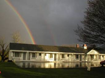 Eden Village Motel And Cottages