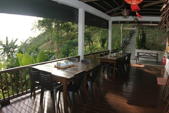 Posada Bigfin Beach Resort