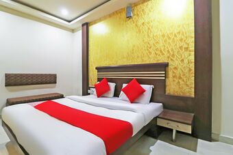 Oyo 45599 Hotel Aaditya