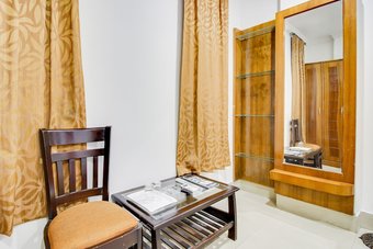 Oyo 49035 Hotel Royel Park