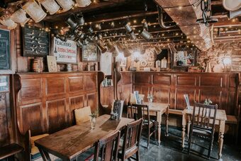 Posada The Falkland Arms