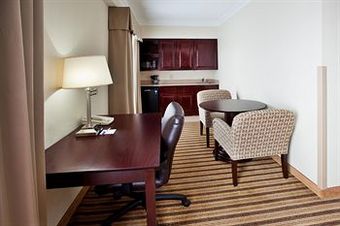 Holiday Inn Express Hotel & Suites Byron