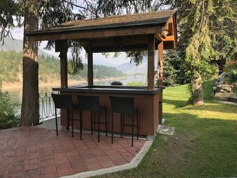 Bed & Breakfast Wolf's Den On The River