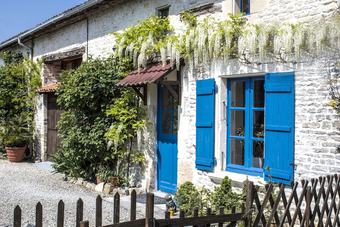 Residencia La Maison Du Puits 3 Bedroom Cottage