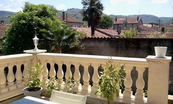 Bed & Breakfast Guest House Au Pied De La Montagne Noire