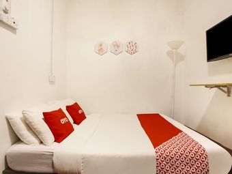 Hotel Oyo 89414 Pengkalan Housz