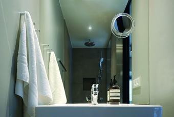 Hotel The Flag West M.