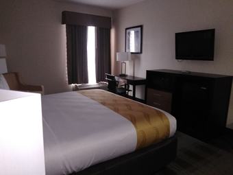 Hotel Quality Inn & Suites