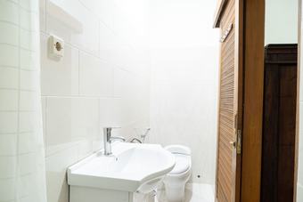 Hotel Reddoorz Plus Near One Belpark Mall Cilandak