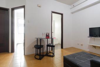 Hotel Reddoorz Plus @ Pioneer Woodlands Mandaluyong