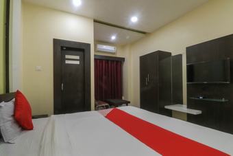 Oyo 49445 Hotel Senapati Residency
