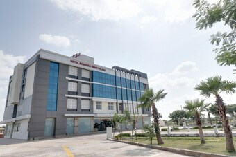 Capital O 48521 Hotel Bhanwar Singh Palace