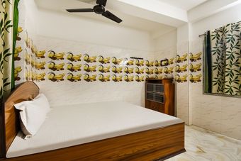 Spot On 49451 New Bishnupriya Hotel