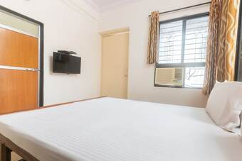 Spot On 43046 Hotel Saitej