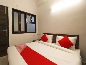 Hotel Oyo Flagship 39677 Haiderpur Rd