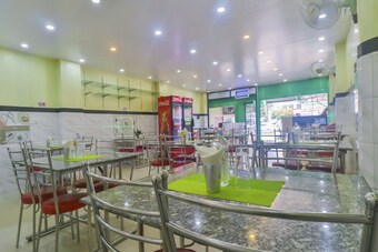 Hotel Oyo 619 Aahar Spicy Kitchen & Rest House