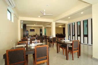 Capital O 629 Grand Cosmo Lumbini Hotel