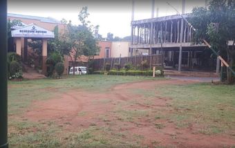 Hotel Bluegum Avenue Lodge