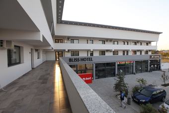 Bliss Hotel And Apartments