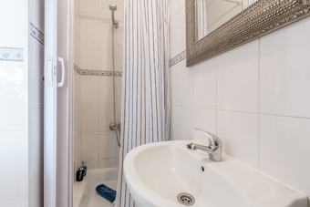 Light Filled Typical Apartment At Alfama + Free Pick-up, By Timecooler