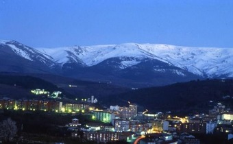 Villa With 2 Bedrooms In La Calzada De B�jar, With Private Pool, Enclosed Garden And Wifi - 20 Km From The Slopes