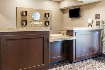 Hotel Comfort Inn And Suites