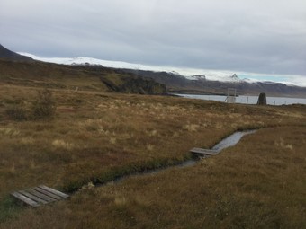 Glass House With River & 360 Degree View
