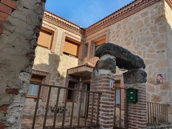 House With 5 Bedrooms In Navaluenga, With Furnished Terrace