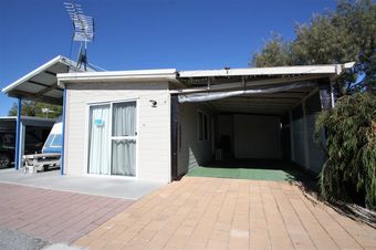 Bay 79 Ledge Point Holiday Park