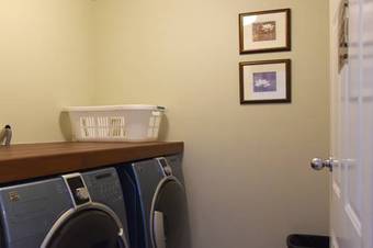 Gibsons Garden Hotel