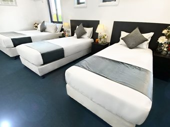 Commercial Hay Hotel