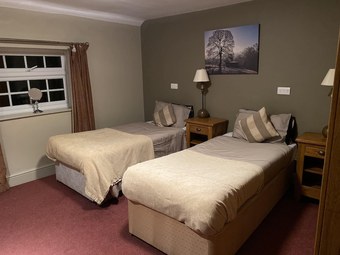 Posada The Gate Hangs High