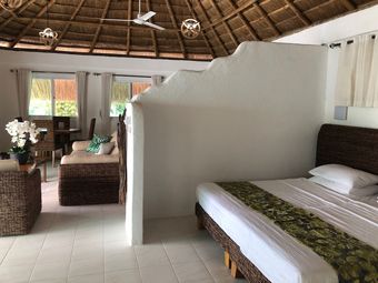 Hotel Pearl Bay Villas