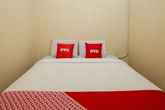 Oyo 2045 Hotel 211
