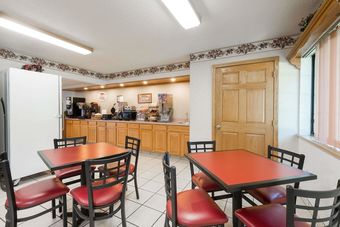 Hotel Super 8 By Wyndham Coshocton Roscoe Village