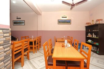 Oyo 717 Hotel Gurung Culture