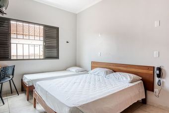 Oyo Luar Plaza Hotel