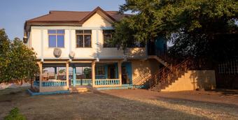 Hotel Falls Executive Guest House