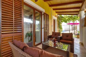 Holiday House Emily With A Pool