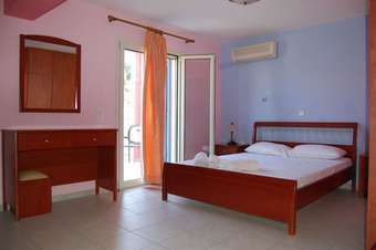 Alkyoni Studios & Apartments