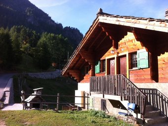 Fantastic, Peacefully Located Apartment 1300 Metres Above St. Niklaus