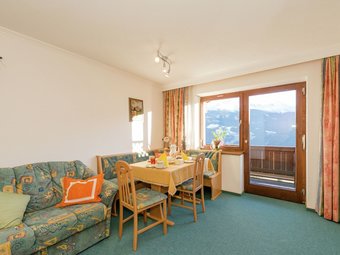 Lush Apartment In M�hlbach With Garden