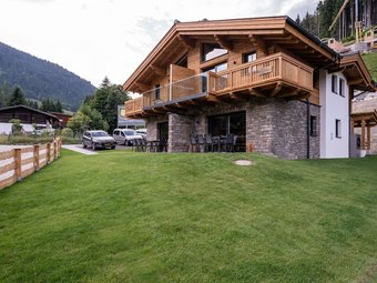 Luxurious Holiday Home In M�hlbach Am Hochk�nig With Terrace