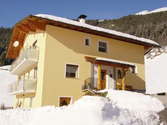 Agroturismo Spacious Farmhouse In See Tyrol Near Skiing Area