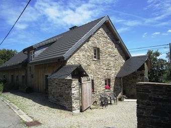 Pleasant Holiday Home In Weywertz Near The Lake