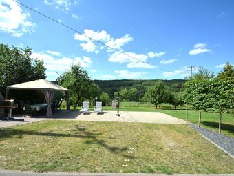 Cozy Holiday Home In �rez�e With Forest Near